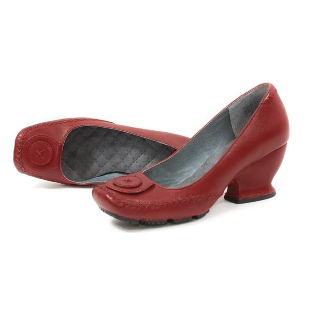 ***  SOLD  ***   fUnKy & uNiQuE!! CLARKS Leather Granny-Style Chunky Heel Shoes